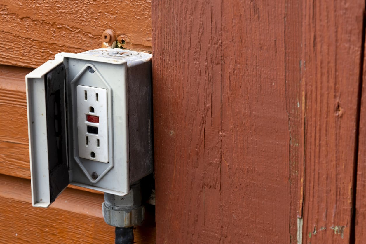 Outdoor GFCI Outlet